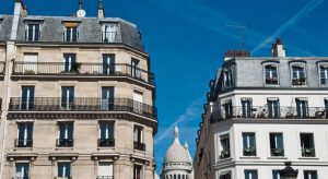 immeuble paris montmartre 2 300x164 - Le retour de l'encadrement des loyers dans le projet de loi Logement.